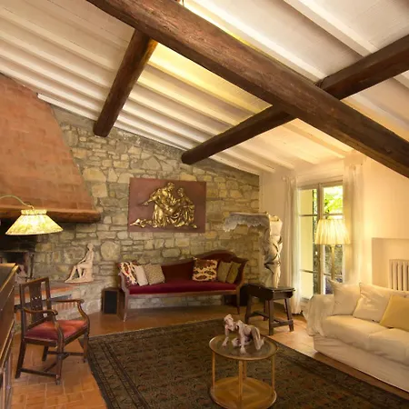 Konukevi Il Monasteraccio 3*